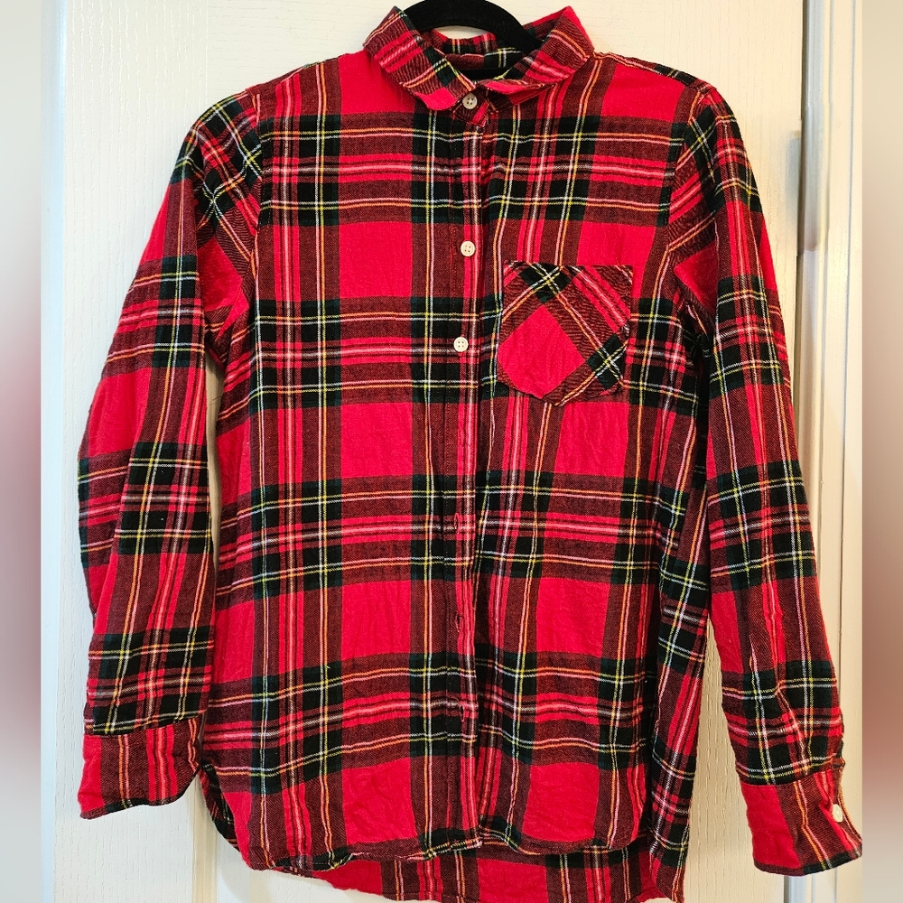 Old Navy Flannel Long Sleeve Button Down shirt